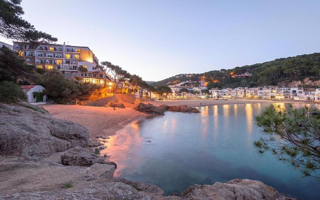 Precioso Apartamento Con Piscina En Tamariu Eksteriør billede